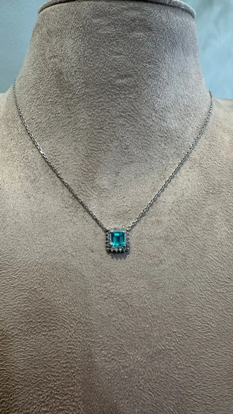 Gargantilha Esmeralda e Diamantes 