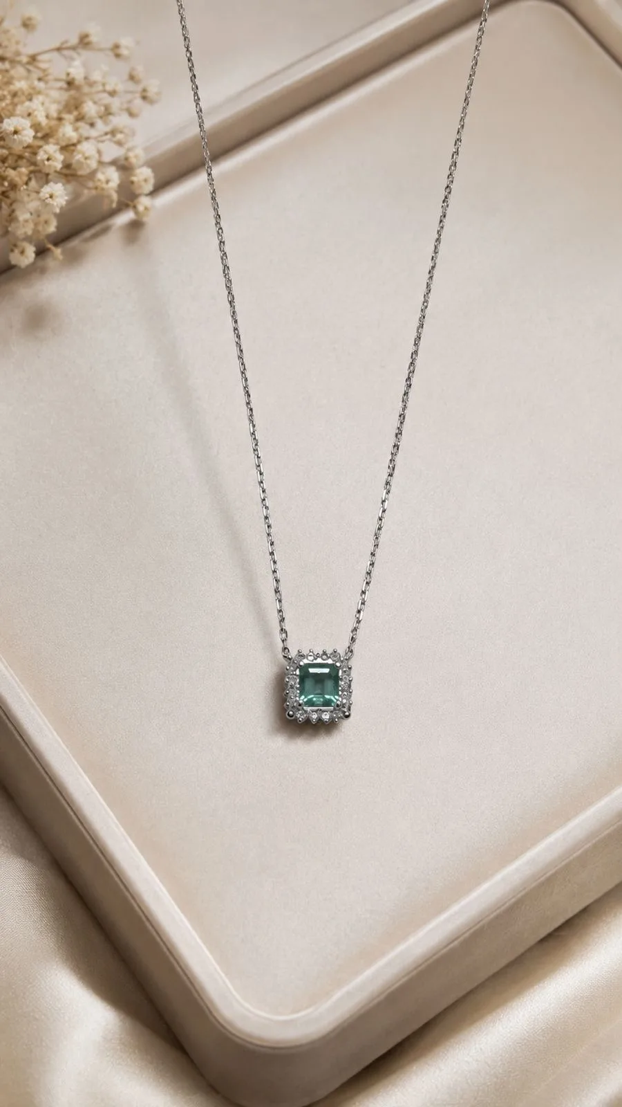 Gargantilha Esmeralda e Diamantes 